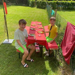 So sehen die Twins von Sarah Connors Mutter heute aus!