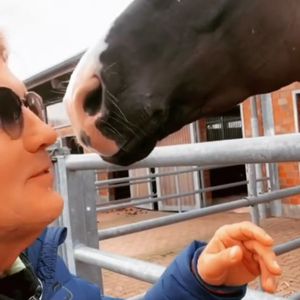 "Nicht Carina sagen": Dieter Bohlen knutschte einfach fremd!