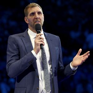 "Unglaublich": Dirk Nowitzkis eigene Statue wurde enthüllt