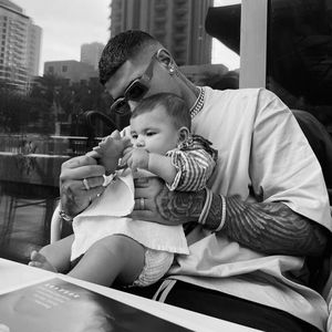 Aus Dubai: DJ Jeezy teilt ein süßes Bild mit Tochter Nola