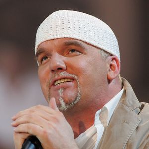 Markenzeichen: Wie viele weiße Strickmützen hat DJ Ötzi?