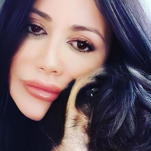 Botox vor dem Nackt-Flirten: Djamila Rowe beim Beauty-Doc!
