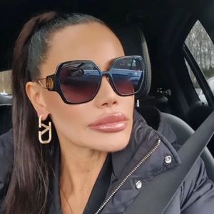 Rückfall: Djamila Rowe ringt weiter mit Lippenfiller-Sucht