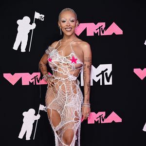 Top oder Flop? Doja Cat im Spinnennetzlook bei den MTV VMAs