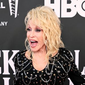Dolly Parton verkündet: Lieber 77 als noch mal jung sein!