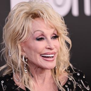 Dolly Parton soll ihr letztes Jahr abgeschottet gelebt haben