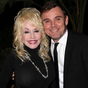 Ricky Schroder erntet Shitstorm für Dolly-Parton-Post