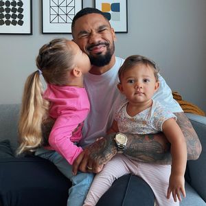 Allein mit den Kids: Dominic Harrison manchmal überfordet