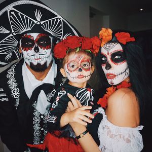 Gruselig! Sarah, Domi und Mia werden zu mexikanischen Toten