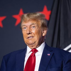 Anklage in Georgia: Donald Trump muss hohe Kaution zahlen!