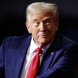 "Mürrischer Opa": Fans lachen über Donald Trumps neue Frise