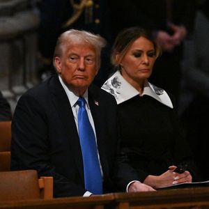 Melanias Outfit wird bei Jimmy Carters Beerdigung verspottet