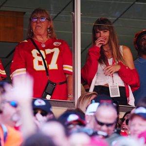 Meinung geändert? Donna Kelce ist geflasht von Taylor Swift!