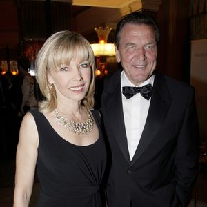 Doris Schröder-Köpf sendet ihrem Ex Gerhard liebe Grüße!