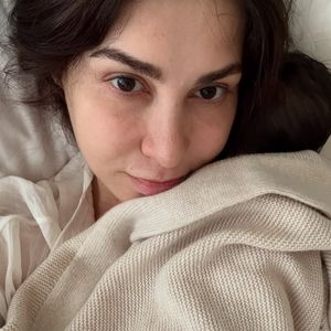 Emotional nach Geburt: Diese Promi-Mamas fühlen mit Dr. Emi
