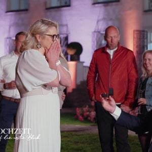 "Hochzeit auf ersten Blick"-Expertin verlobt: Stars happy!