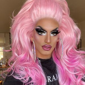 Nicht billig: So viel kosten Dragqueen-Looks von Katy Bähm!
