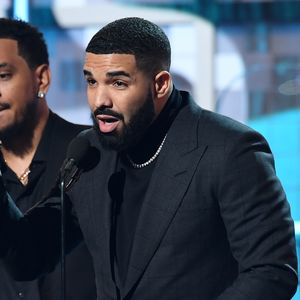 Fans sind von Drakes neuem "Erbärmlich"-Tattoo verwirrt
