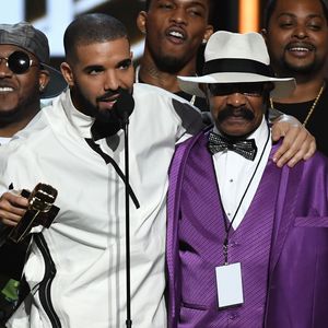 Nach 15 Jahren: Drakes Vater darf wieder nach Kanada reisen!