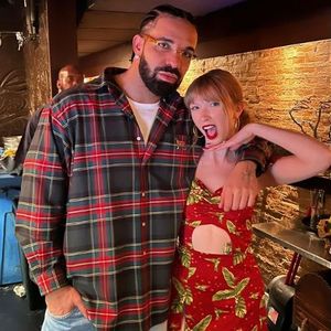 Fans verwirrt: Posiert Drake hier mit Taylor-Swift-Double?
