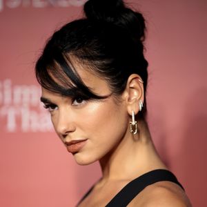 Wird Dua Lipa etwa bei der Fußball-WM in Katar auftreten?