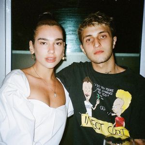 Dua Lipa feiert ersten Jahrestag mit Freund Anwar Hadid