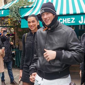 Als verlobtes Paar? Dua Lipa und Callum Turner genießen Date