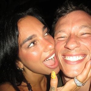 Neider schimpfen über Dua Lipas Lovestory mit Callum Turner