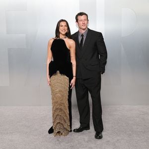 Dua Lipa und Callum Turner strahlen bei Oscar-Party