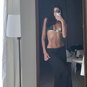 Heiß! Sängerin Dua Lipa präsentiert ihr stahlhartes Sixpack