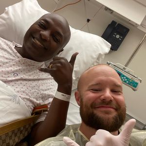Nierentransplantation: Durek Verrett teilt Krankenhausfoto