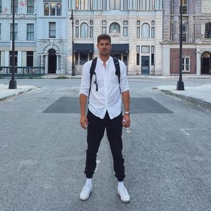 Dustin Schöne, Unternehmer