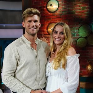 Nach "M.O.M" ein Paar: Dustin und Lisa führen Fernbeziehung
