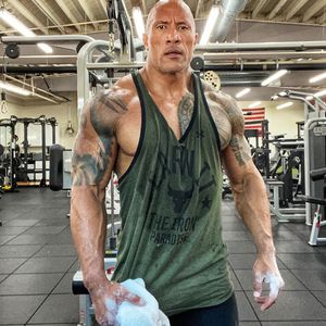Mit bloßen Händen: Dwayne Johnson reißt Eingangstor raus