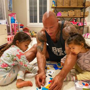 Vollblut-Papa: So süß spielt The Rock mit seinen Töchtern