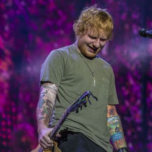 Bald nächste Single? Cruz Beckham kriegt Ed Sheerans Gitarre