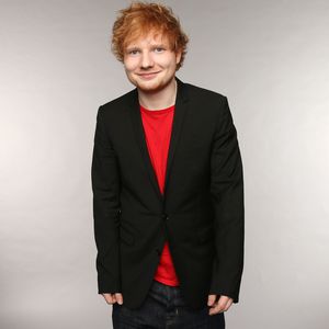 Baby verhüllt: Ed Sheeran mit Frau und Kinderwagen auf Tour