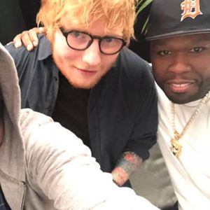 Überraschungsauftritt: Ed Sheeran singt bei 50 Cents Konzert