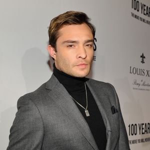 Ed Westwick bettelt um Victoria’s Secret-Tickets!