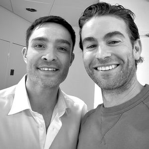 Ed Westwick und Chace Crawford überraschen Fans mit Selfie!