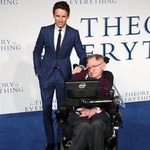 Stephen Hawking: Film-Star Eddie Redmayne nimmt Abschied!
