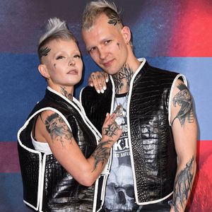 Verrückt: Eric Stehfest und Frau komplett gleich tätowiert!