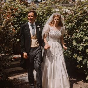 Neues Hochzeitspic zeigt total verliebte Prinzessin Beatrice
