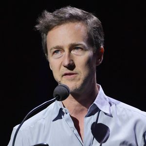 Nach Tod von Feuerwehrmann: Edward Nortons Firma verklagt!