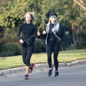 Sport-Fan? So sehr strahlt Reese Witherspoon beim Joggen