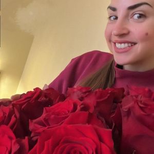 XXL-Rosenstrauß: Ekat Leonova wird von Freund überrascht!