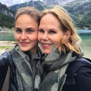 Elena Carrière verrät: Sie ist ihrer Mutter total ähnlich