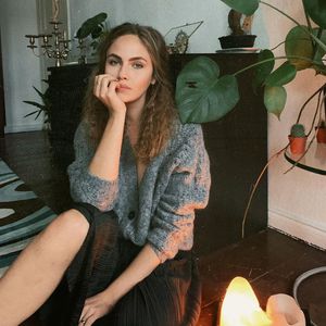 Für Tante: Darum zieht sich Ex-GNTM-Girl Elena im TV aus
