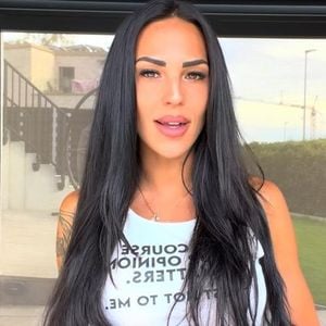 Fans irritiert: Elena Miras erneut bei "Promis unter Palmen"