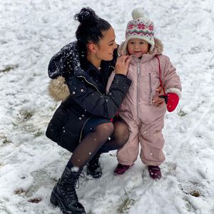 Wie putzig: Elena Miras teilt süßes Foto mit Aylen im Schnee